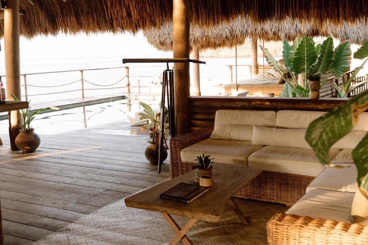 Sumba Beach House Вайкабубак Экстерьер фото