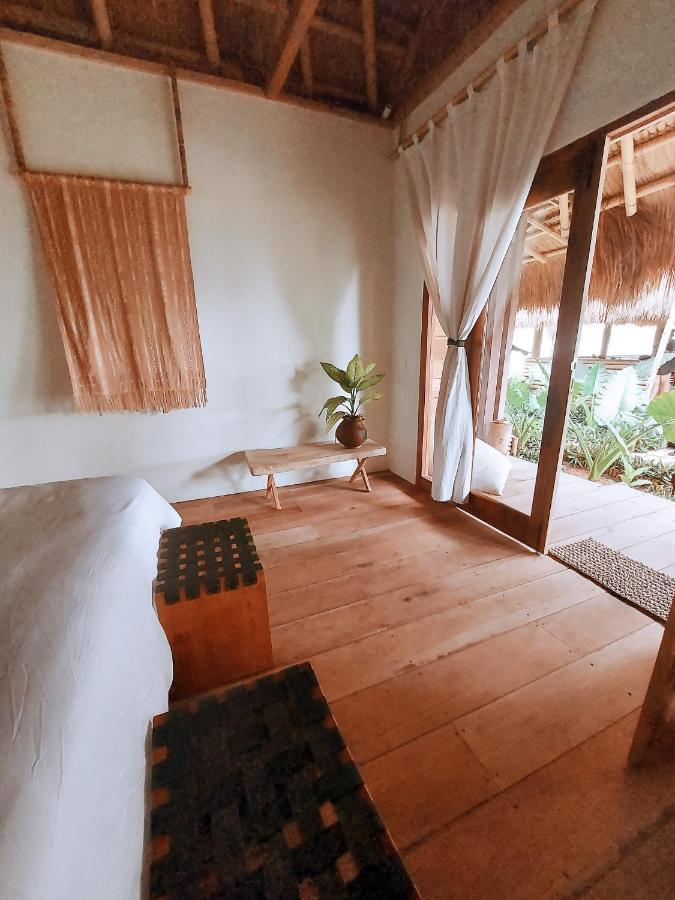Sumba Beach House Вайкабубак Экстерьер фото