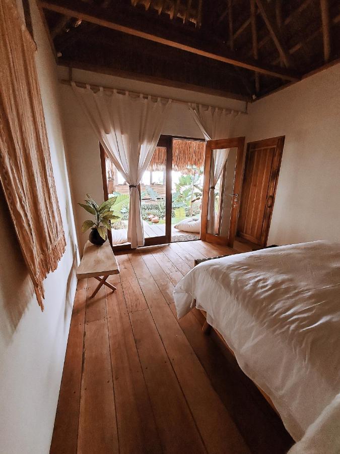 Sumba Beach House Вайкабубак Экстерьер фото