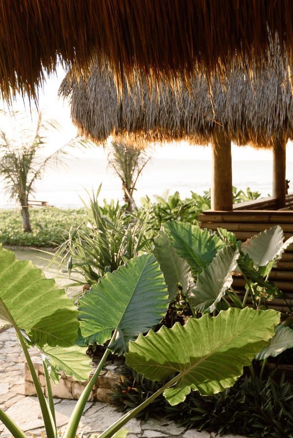 Sumba Beach House Вайкабубак Экстерьер фото