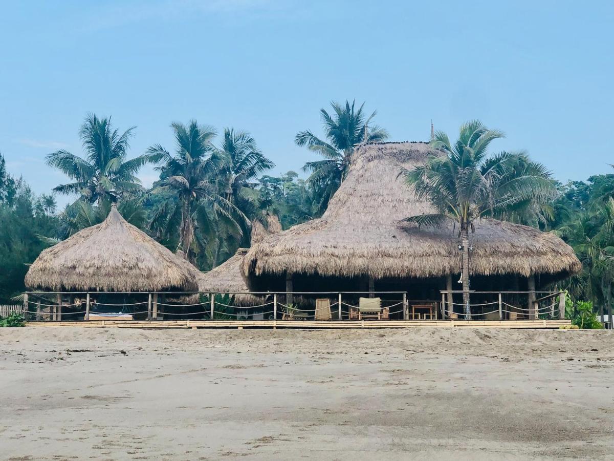 Sumba Beach House Вайкабубак Экстерьер фото