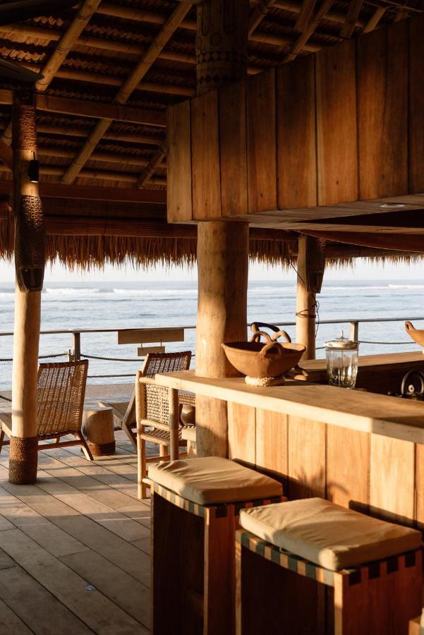Sumba Beach House Вайкабубак Экстерьер фото