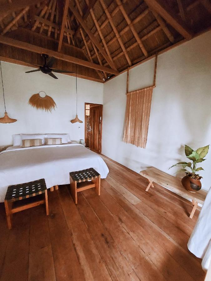 Sumba Beach House Вайкабубак Экстерьер фото
