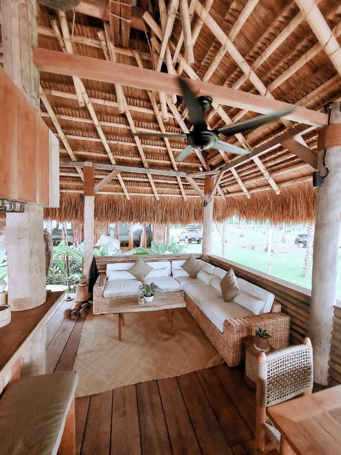 Sumba Beach House Вайкабубак Экстерьер фото