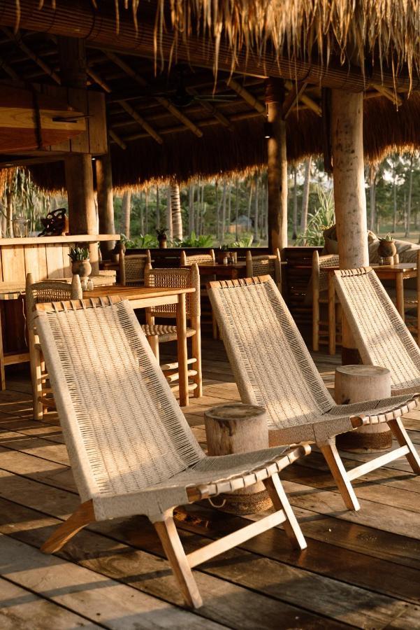 Sumba Beach House Вайкабубак Экстерьер фото